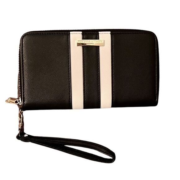Great🎉 Condition ADRIENNE VITTADINI studio wallet approx 8x4.5- Elegant! - Picture 2 of 9